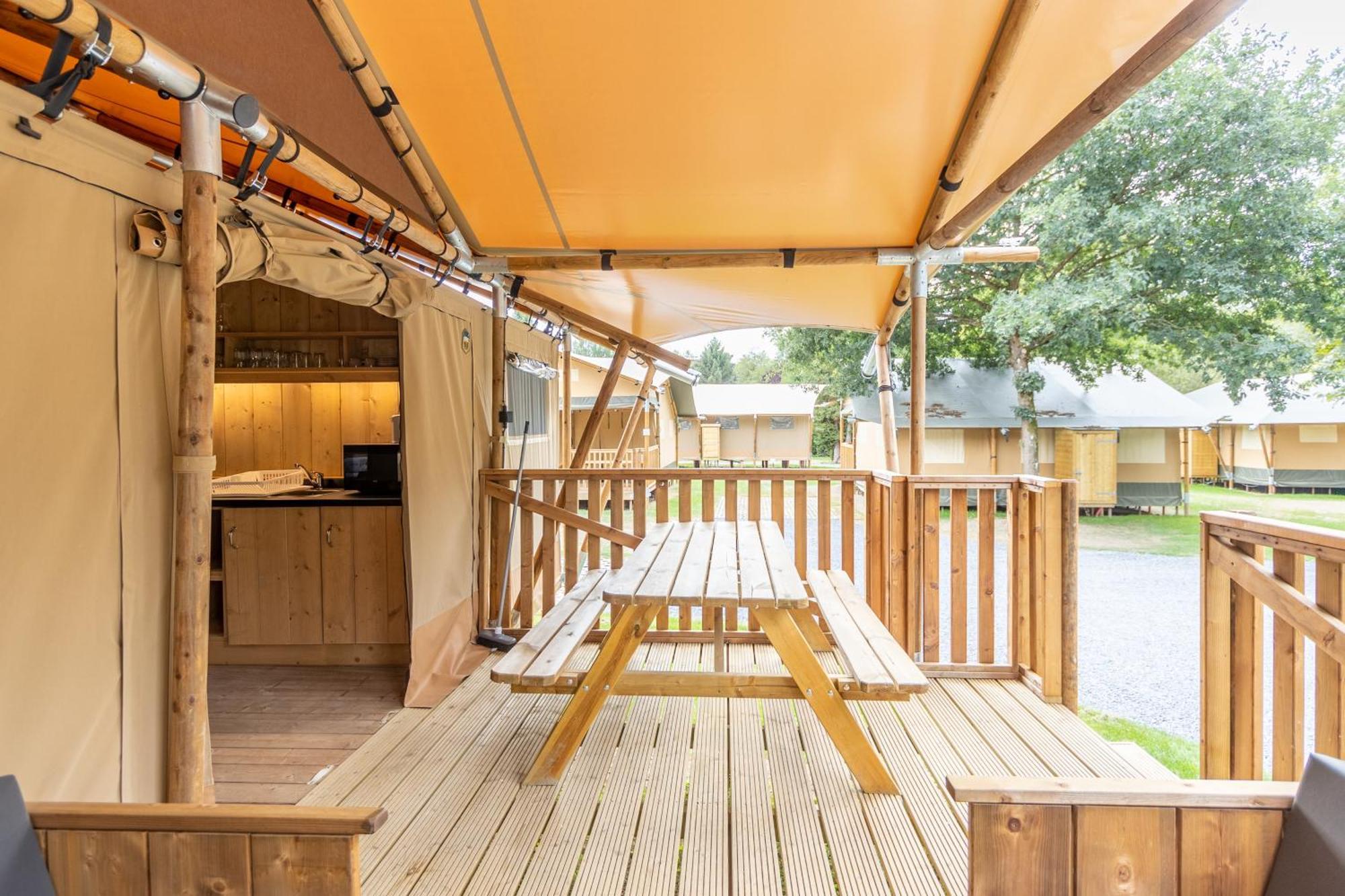 فندق Landal Glamping نوفشاتو الغرفة الصورة