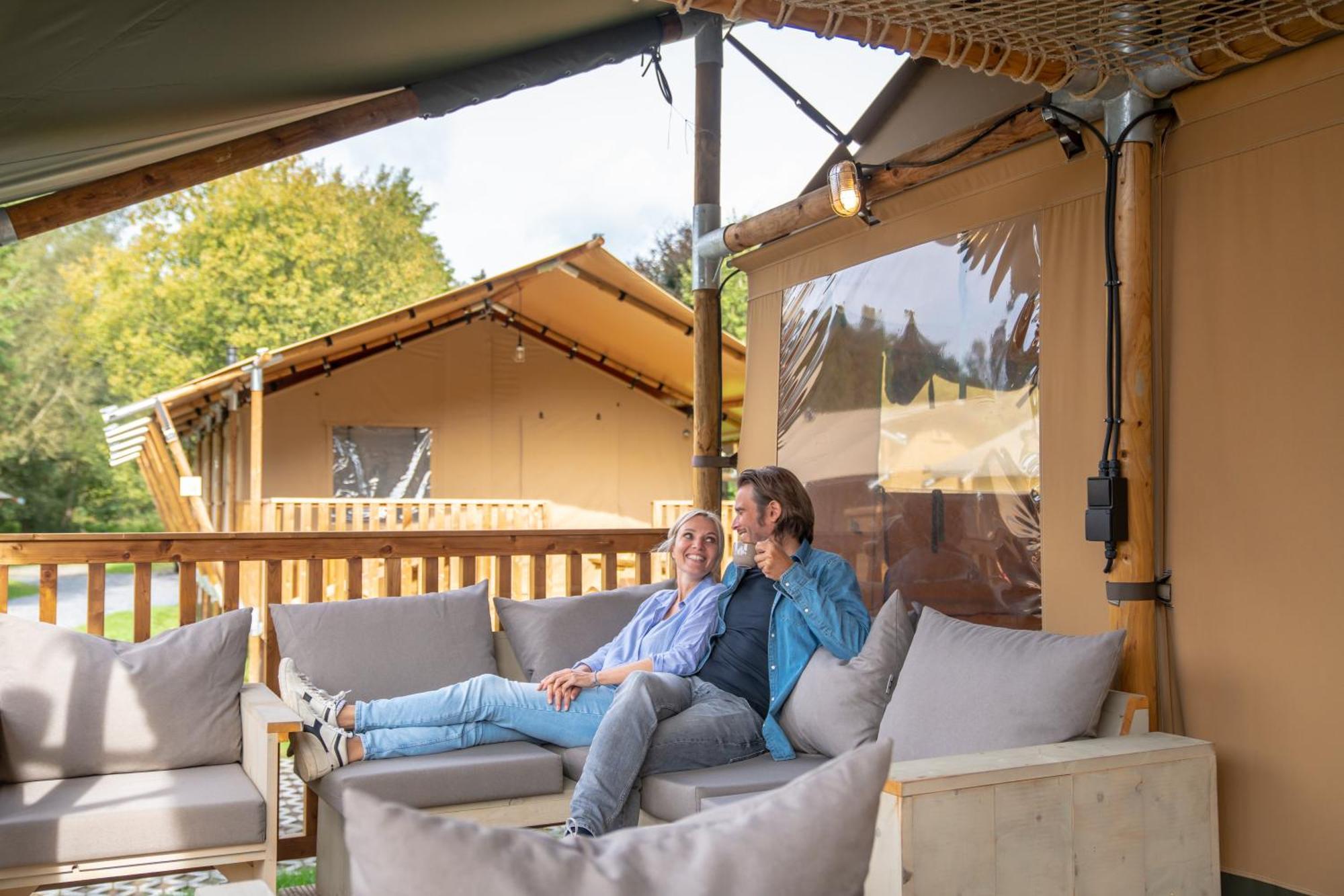 فندق Landal Glamping نوفشاتو المظهر الخارجي الصورة