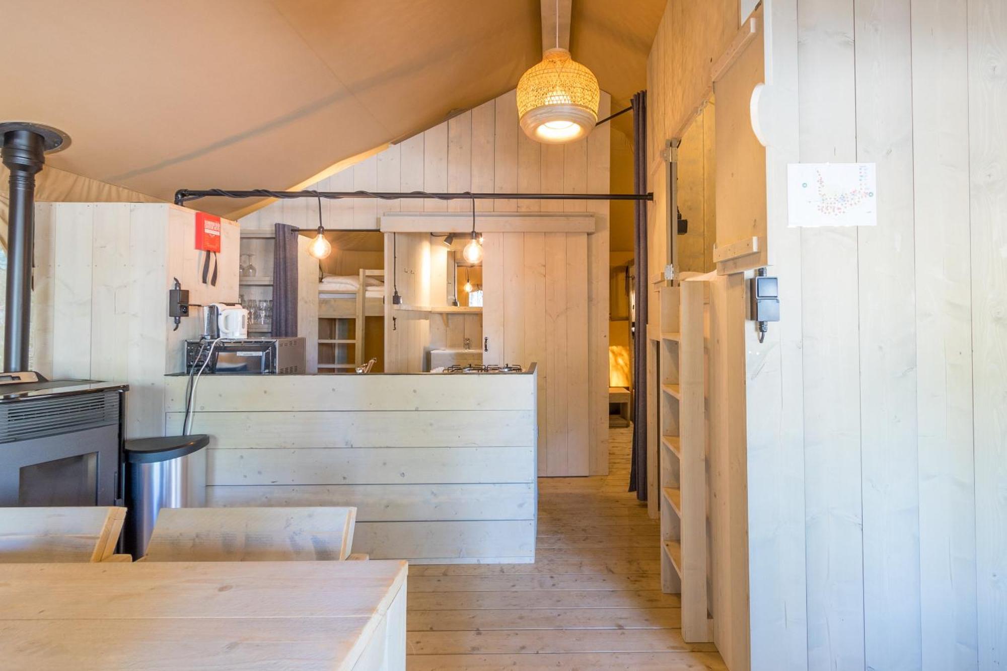 فندق Landal Glamping نوفشاتو الغرفة الصورة