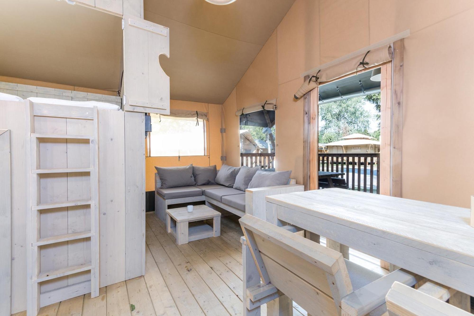 فندق Landal Glamping نوفشاتو الغرفة الصورة