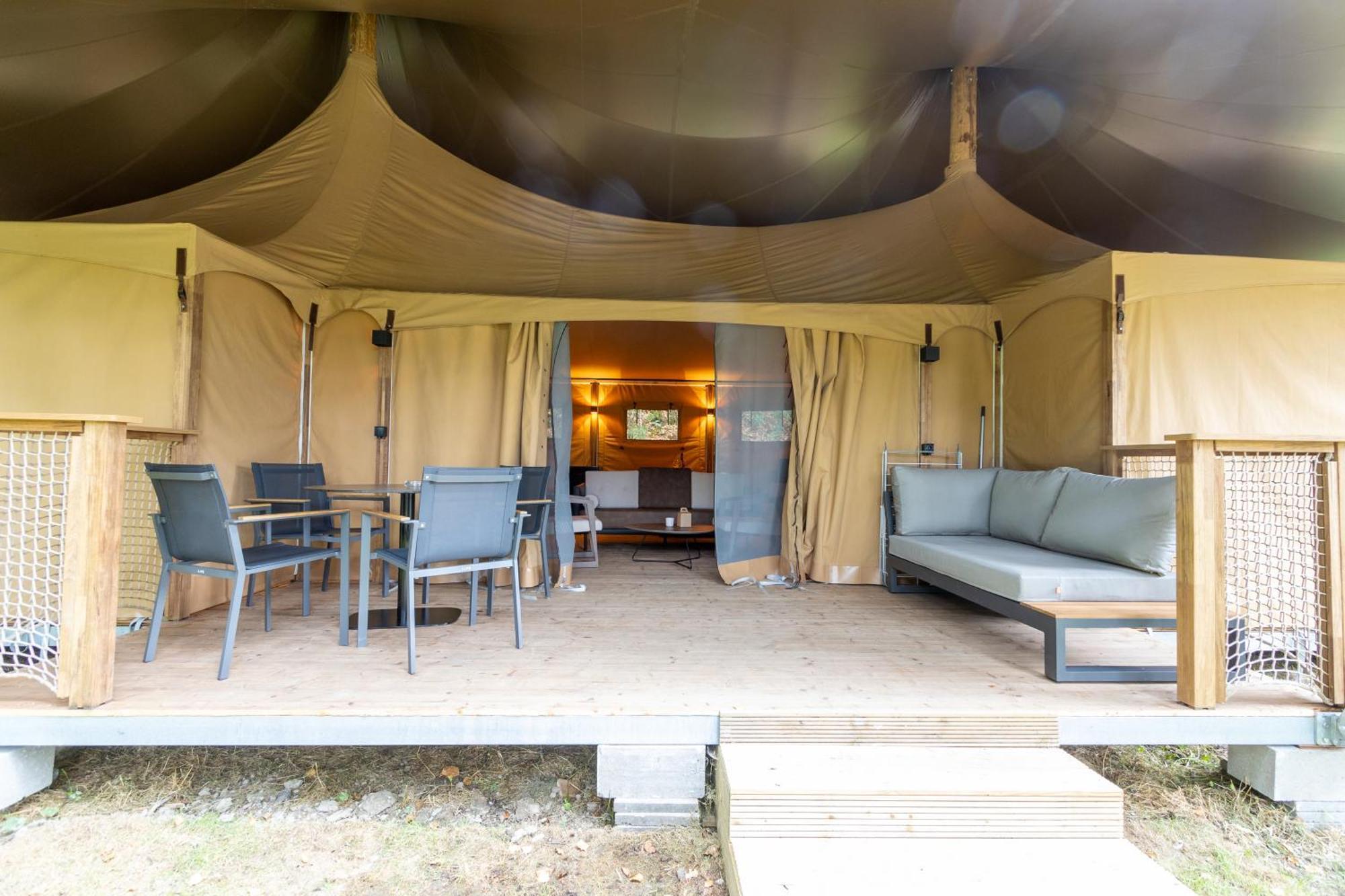 فندق Landal Glamping نوفشاتو الغرفة الصورة