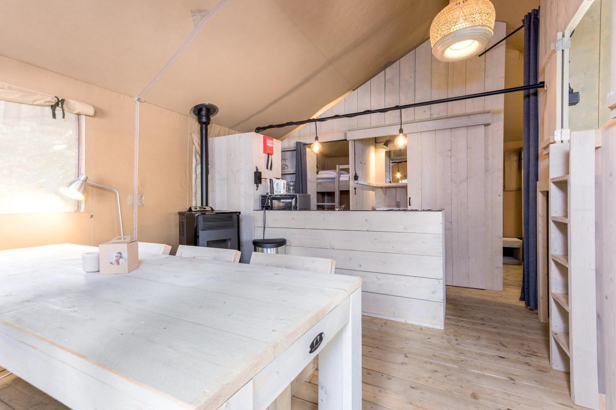 فندق Landal Glamping نوفشاتو الغرفة الصورة