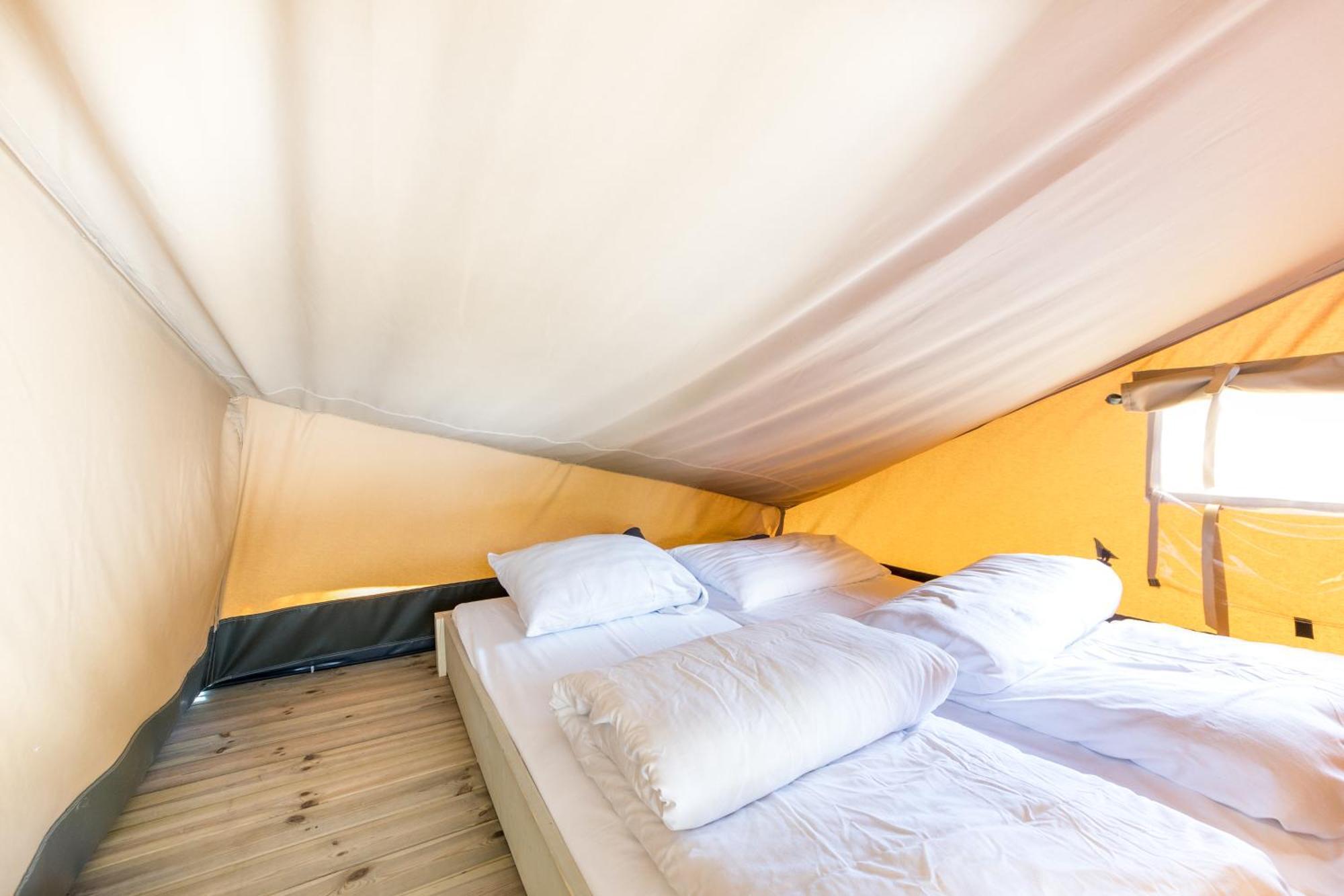 فندق Landal Glamping نوفشاتو الغرفة الصورة