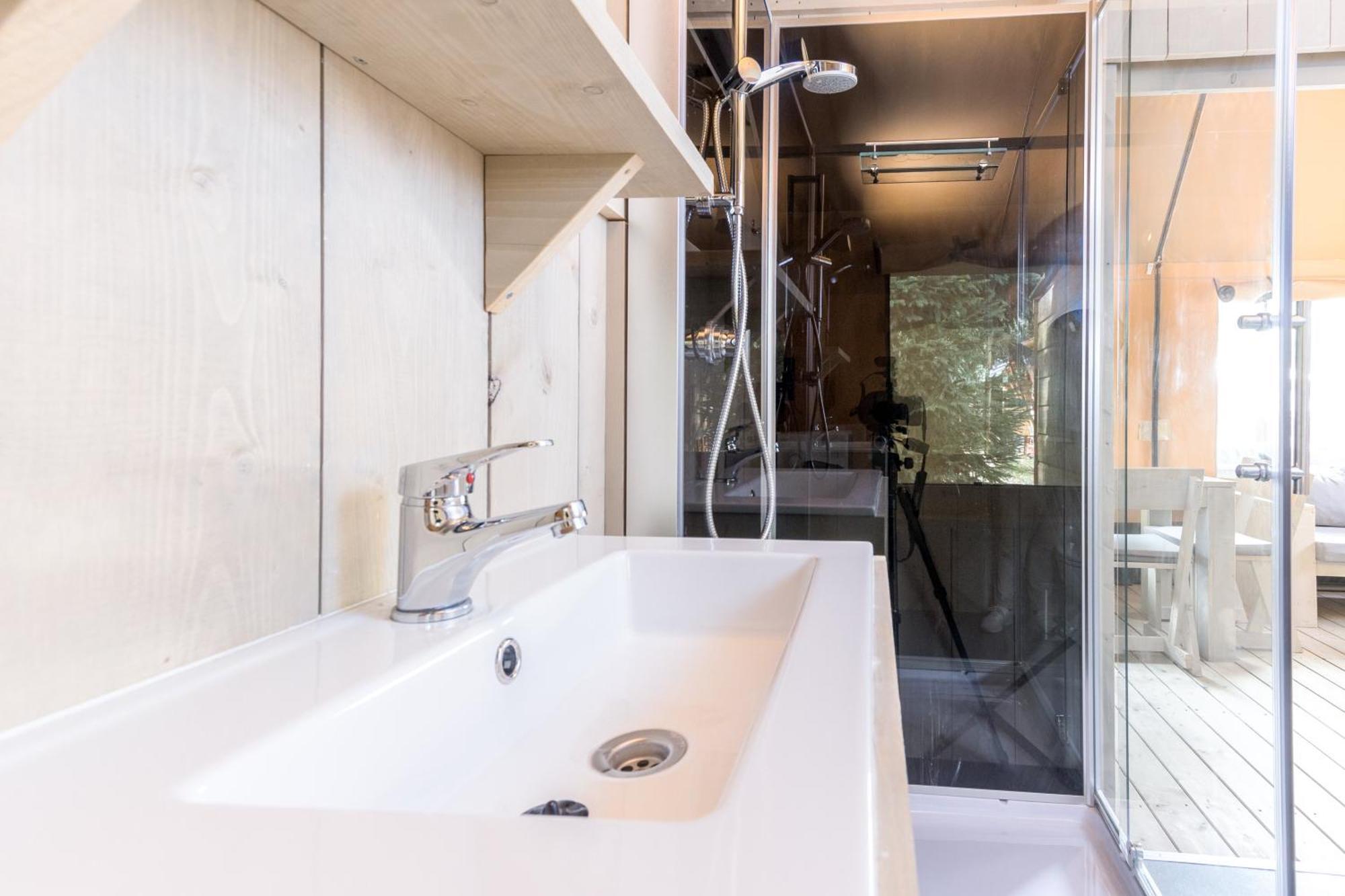 فندق Landal Glamping نوفشاتو الغرفة الصورة