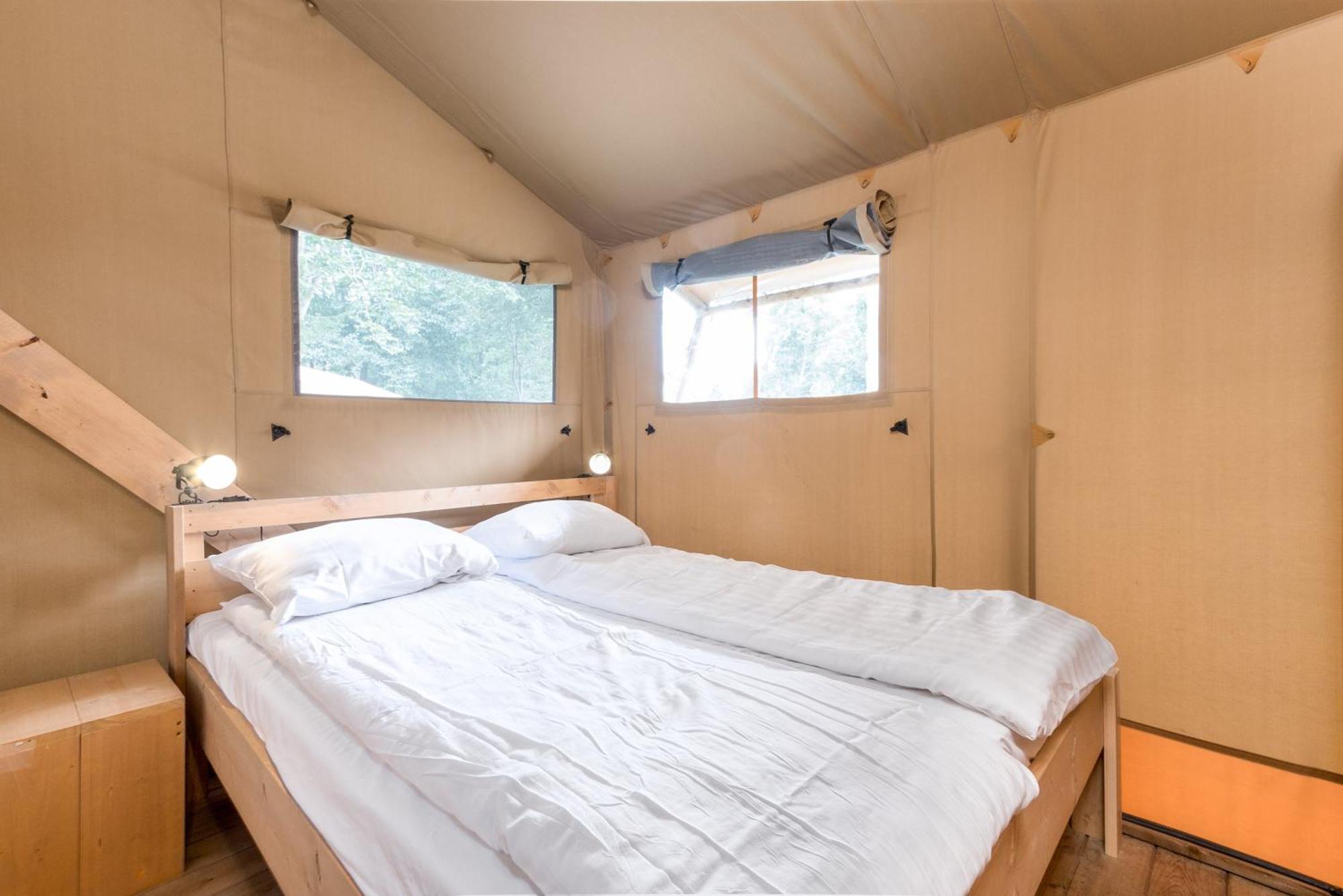 فندق Landal Glamping نوفشاتو الغرفة الصورة