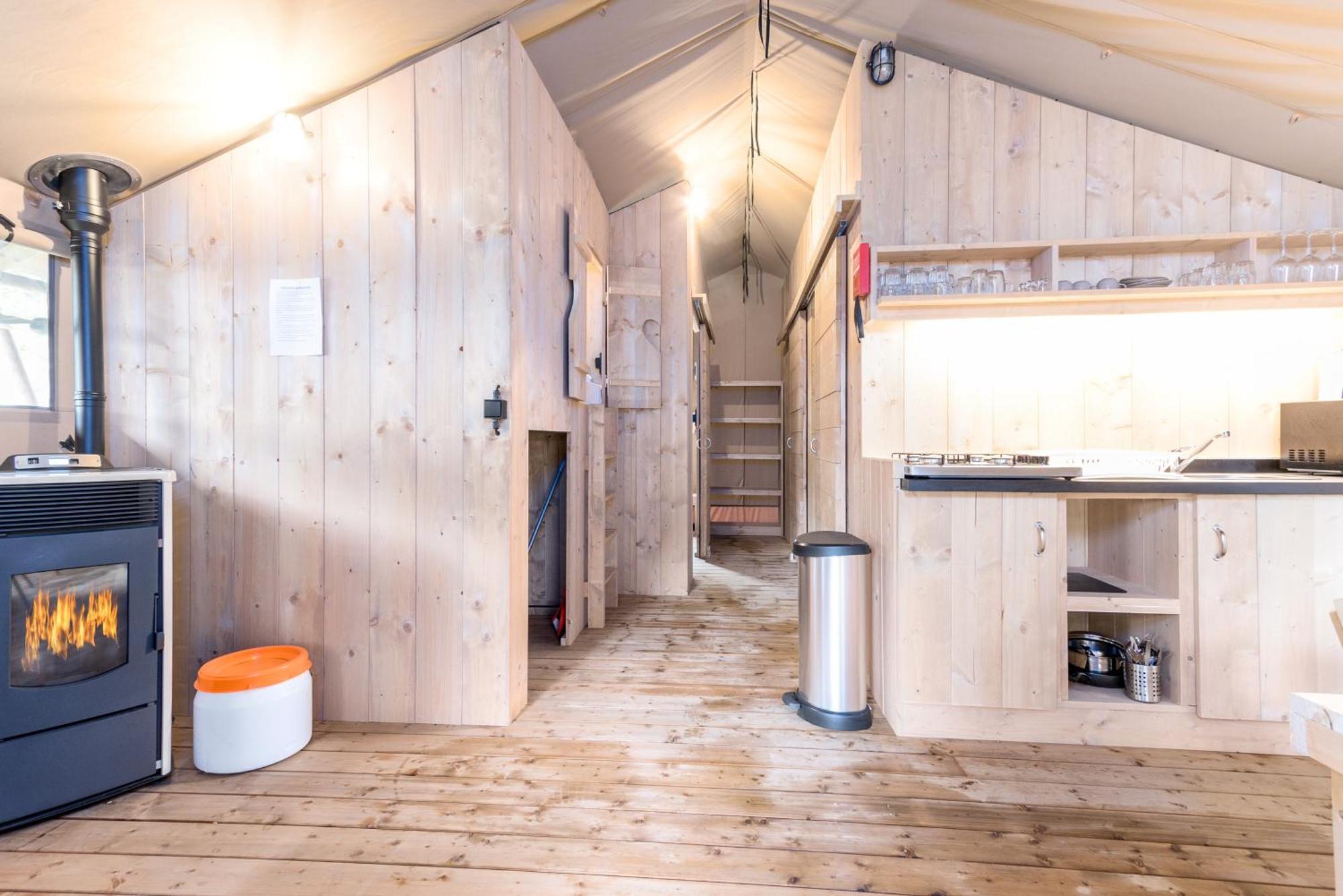 فندق Landal Glamping نوفشاتو الغرفة الصورة