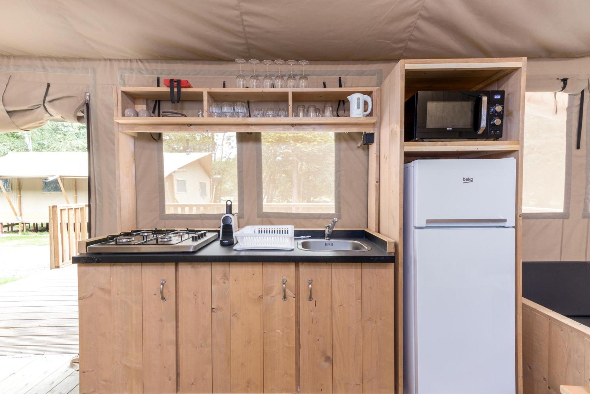 فندق Landal Glamping نوفشاتو الغرفة الصورة