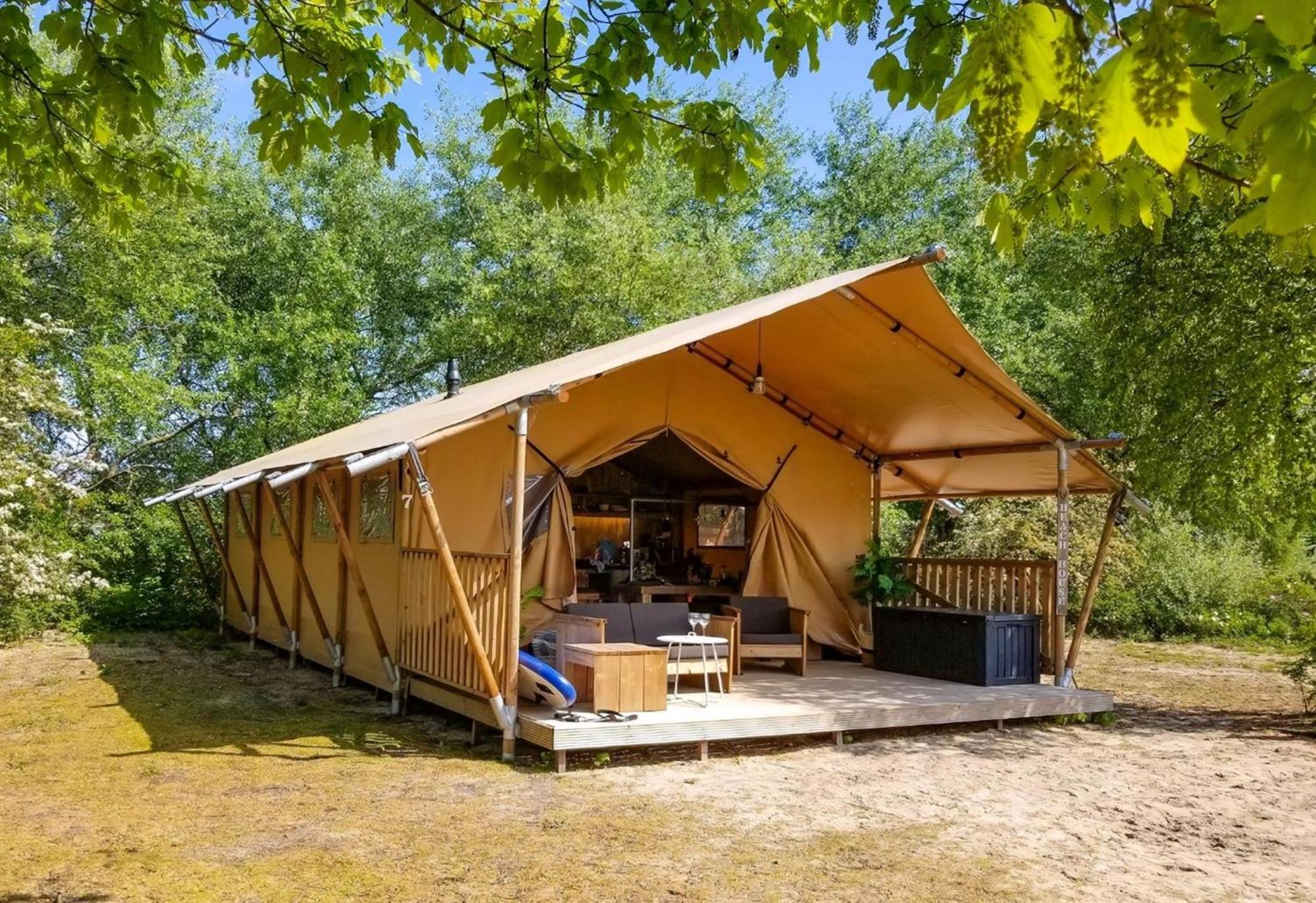 فندق Landal Glamping نوفشاتو الغرفة الصورة